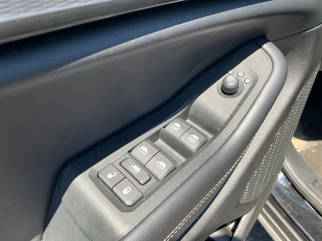 Used 2025 Jeep Grand Cherokee Altitude AWD/4WD image 12