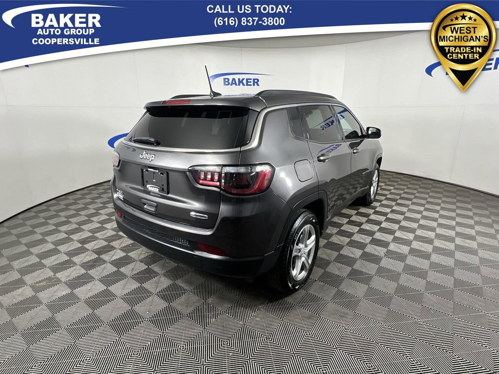 Used 2024 Jeep Compass Latitude w/ Convenience Group image 9