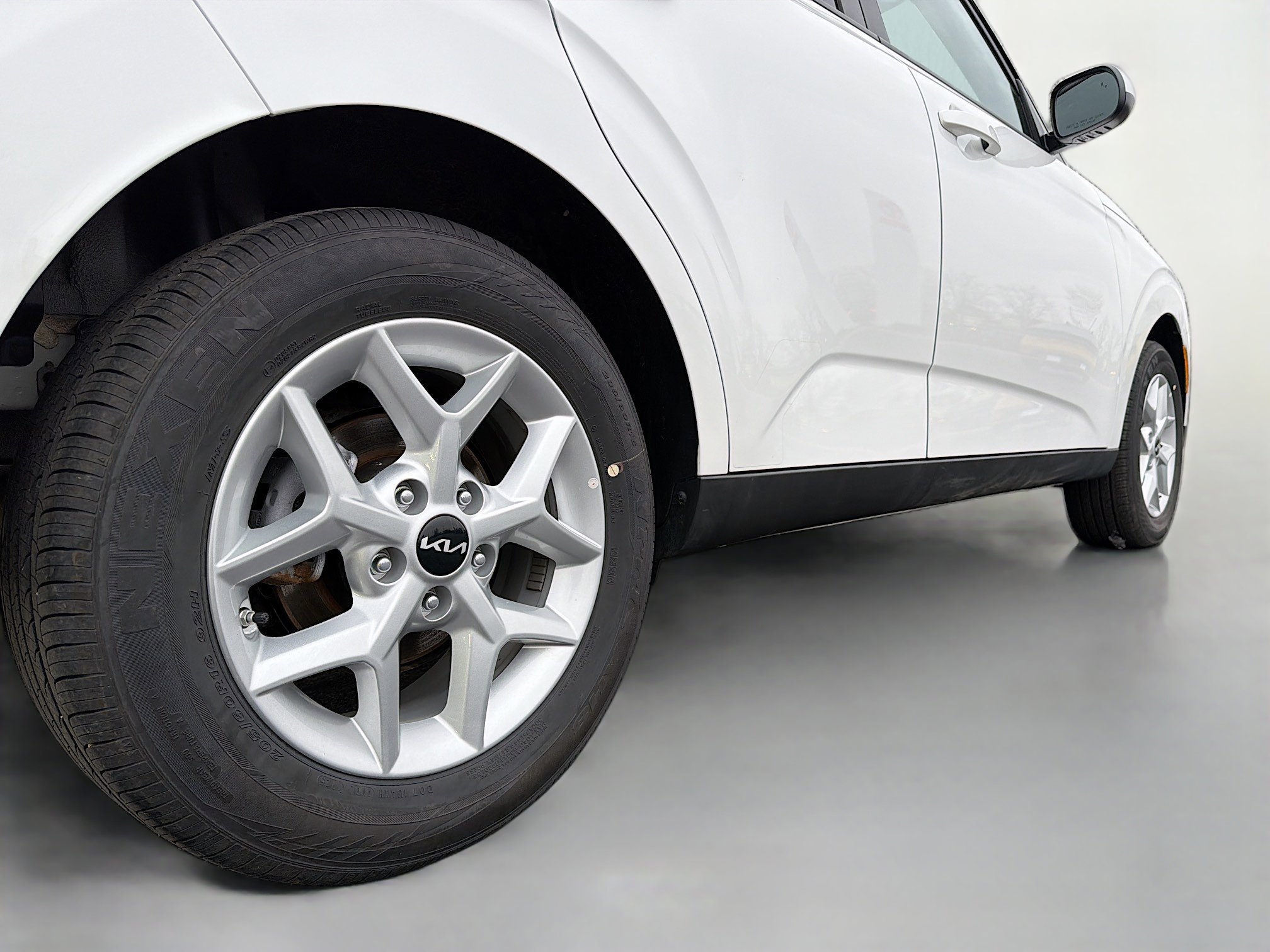 Used 2025 Kia Soul LX image 14