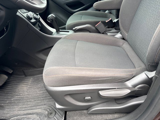 Used 2022 Chevrolet Trax LS w/ Tint and Cruise Package AWD/4WD image 16