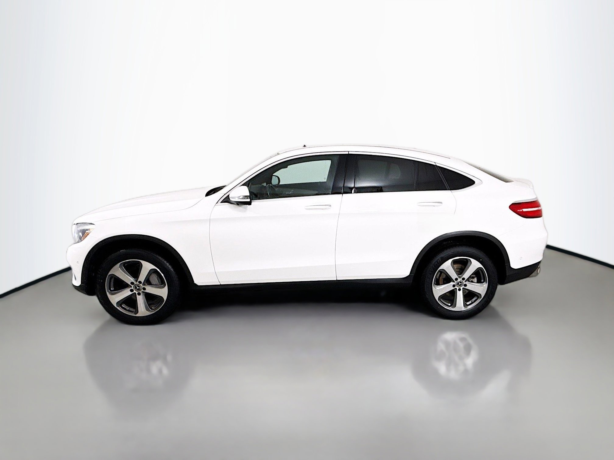Used 2019 Mercedes-Benz GLC 300 4MATIC Coupe image 4