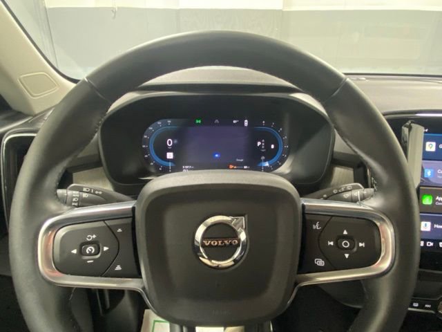 Used 2025 Volvo XC40 B5 Core AWD/4WD image 15