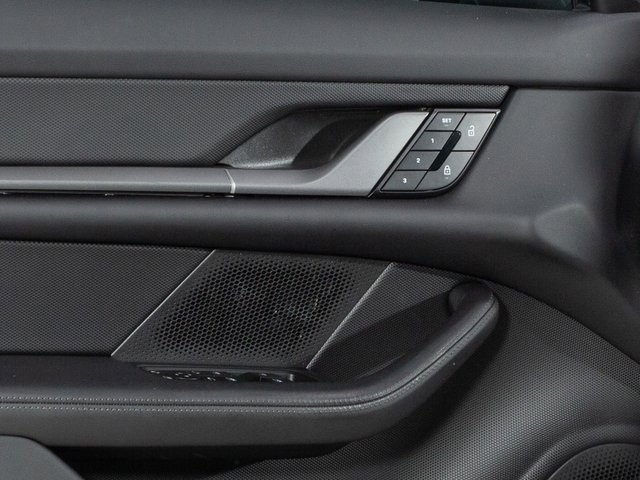 Certified 2025 Porsche Taycan image 16