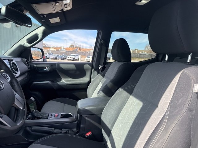 Used 2021 Toyota Tacoma TRD Sport w/ Technology Package image 9