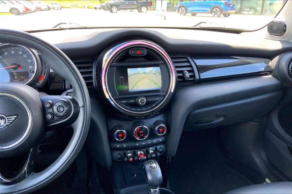 Used 2019 MINI Cooper 2-Door Hardtop w/ Signature Upholstery Package FWD image 5