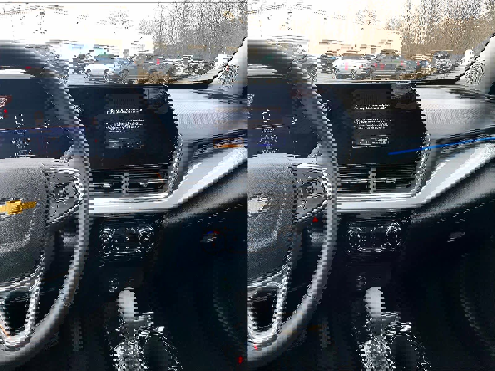 Used 2025 Chevrolet Trax LT w/ LT Convenience Package image 17