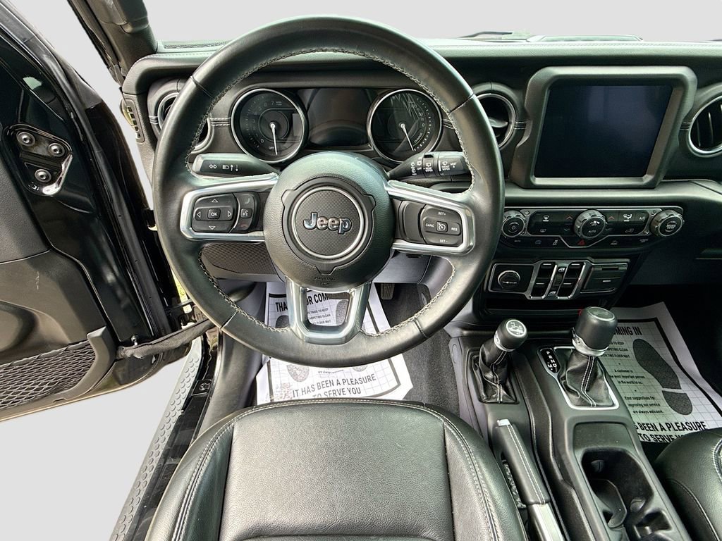 Used 2022 Jeep Wrangler Unlimited Sahara AWD/4WD image 12