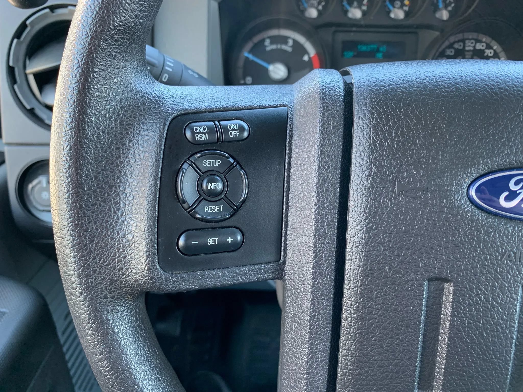 Used 2016 Ford F550 4x4 Regular Cab Super Duty image 15