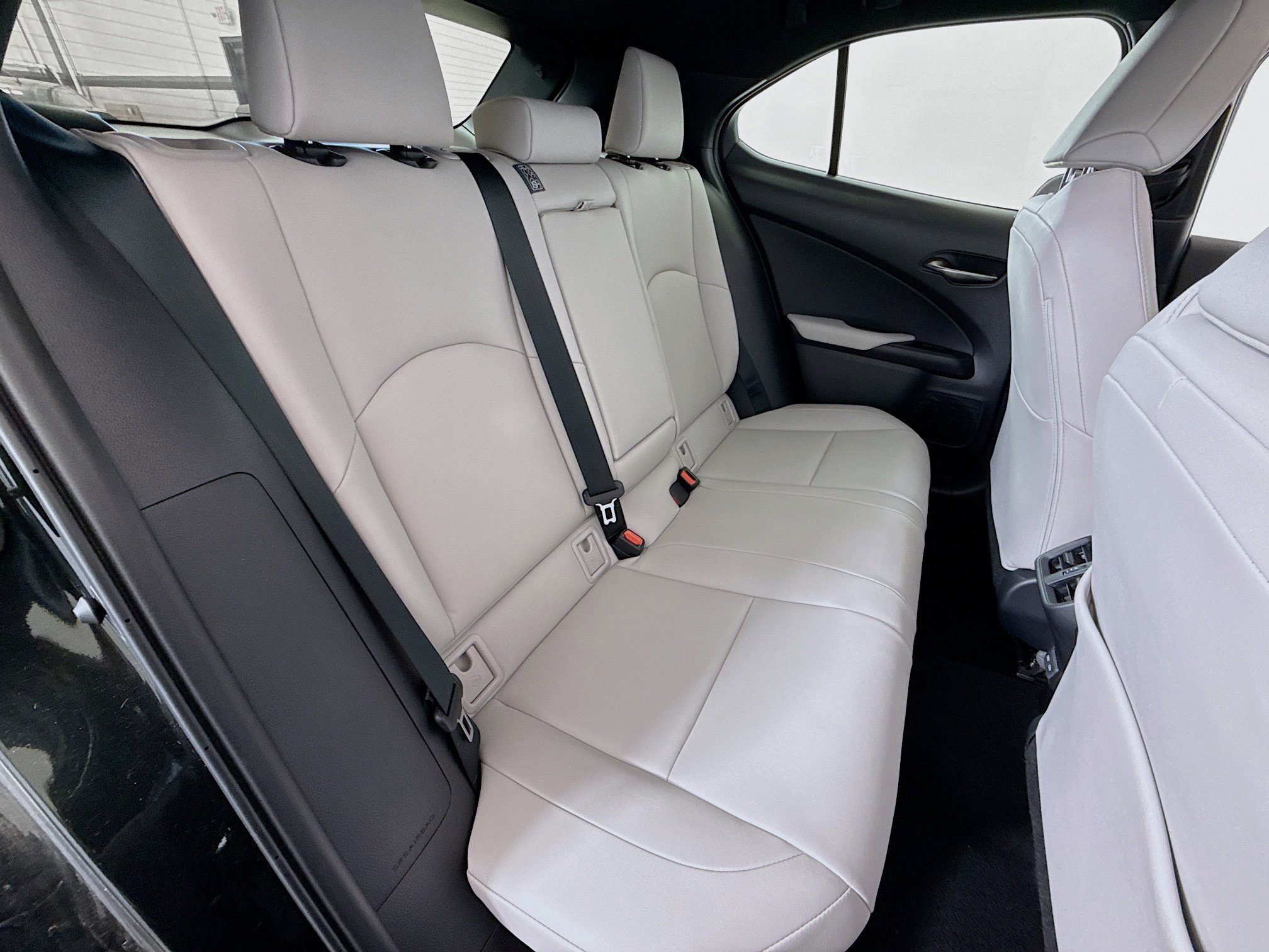 Used 2024 Lexus UX 250h AWD w/ Premium Package image 26