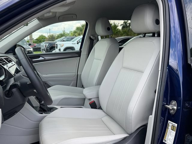 Certified 2024 Volkswagen Tiguan SE FWD image 9