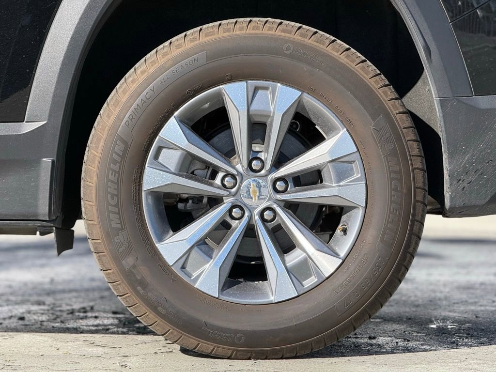 Used 2025 Chevrolet Equinox LT image 3