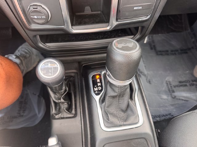 Used 2022 Jeep Wrangler Sport AWD/4WD image 38