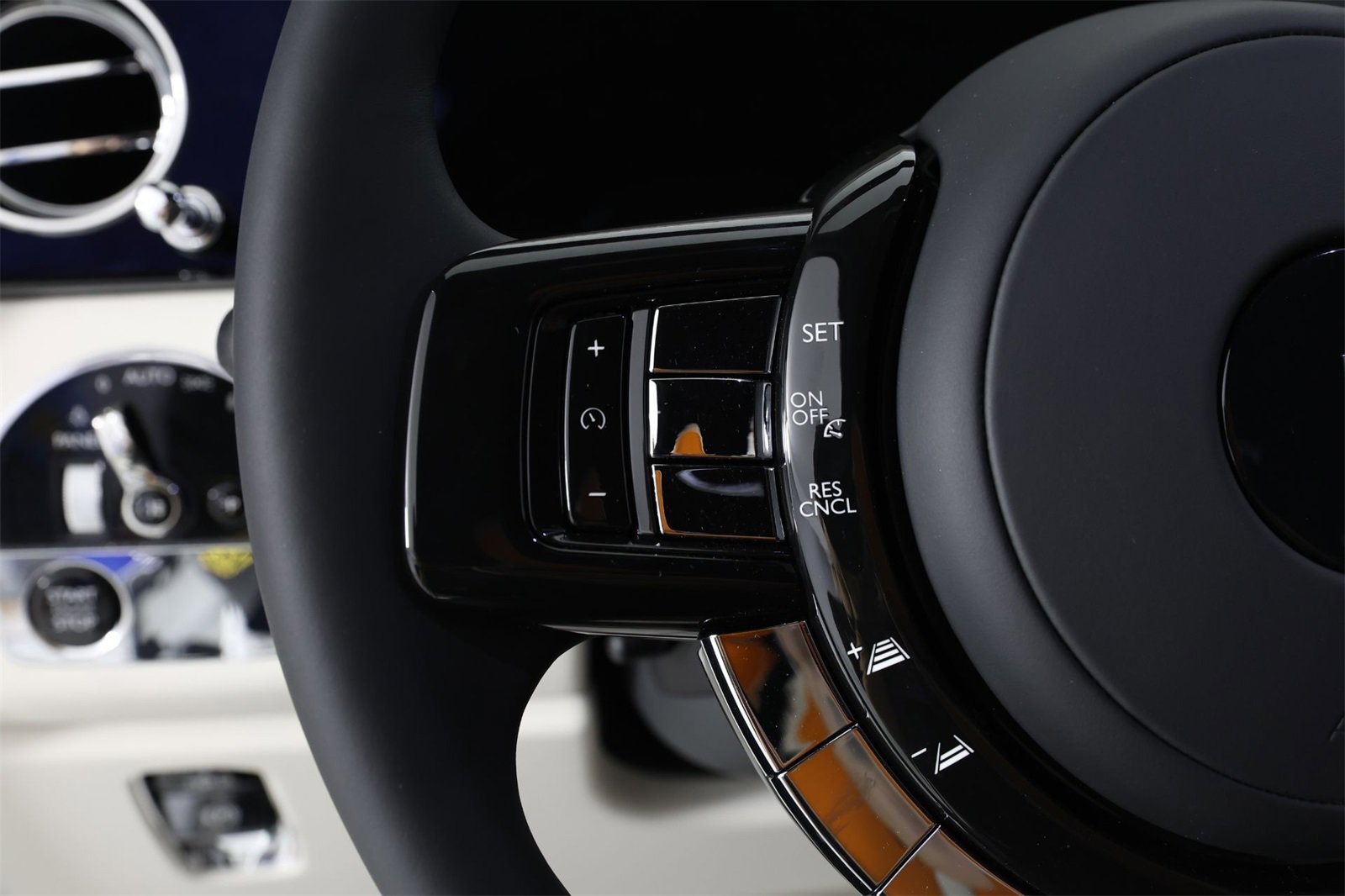 New 2026 Rolls-Royce Cullinan image 14