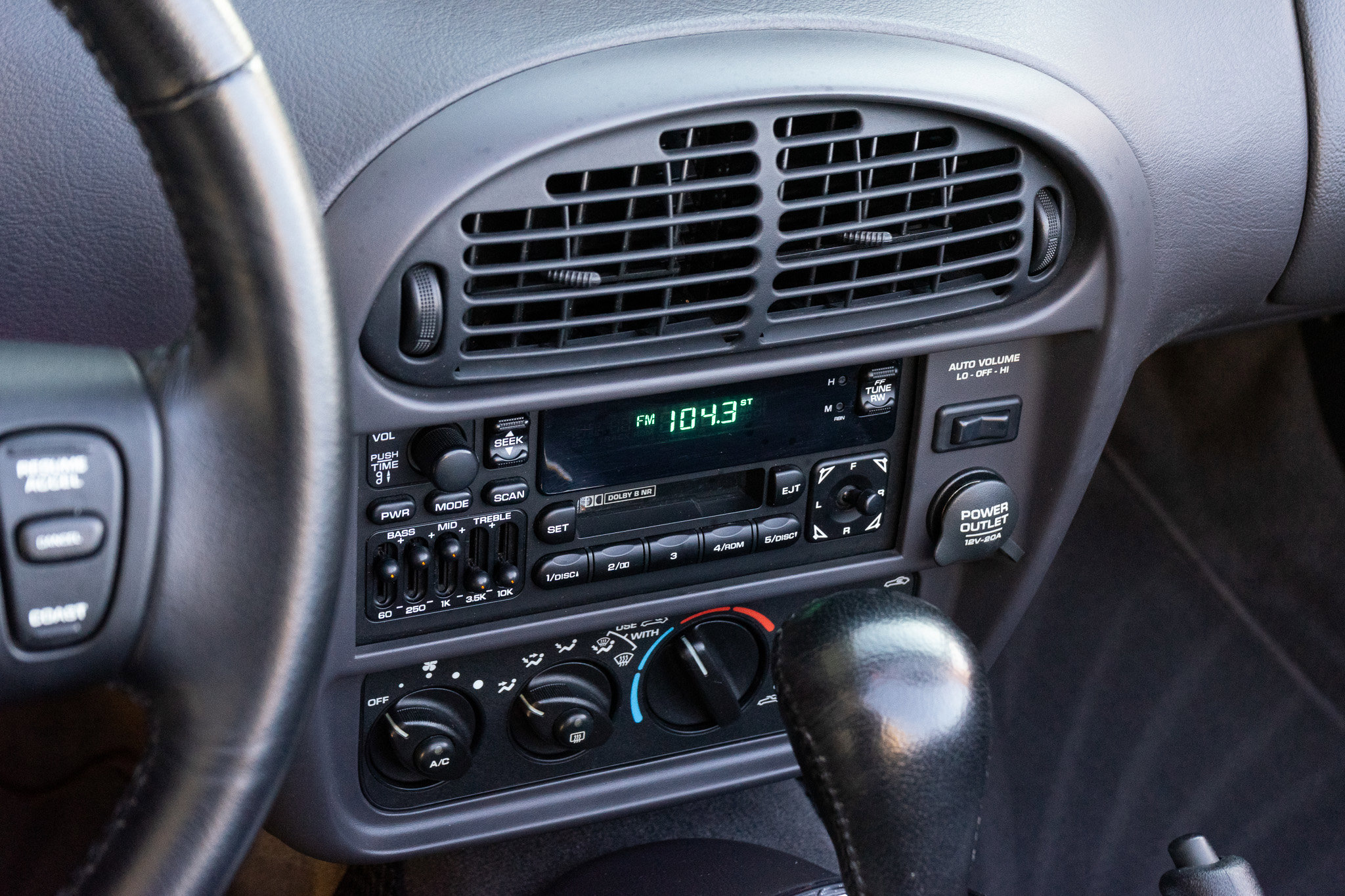 Used 2001 Chrysler Prowler image 26