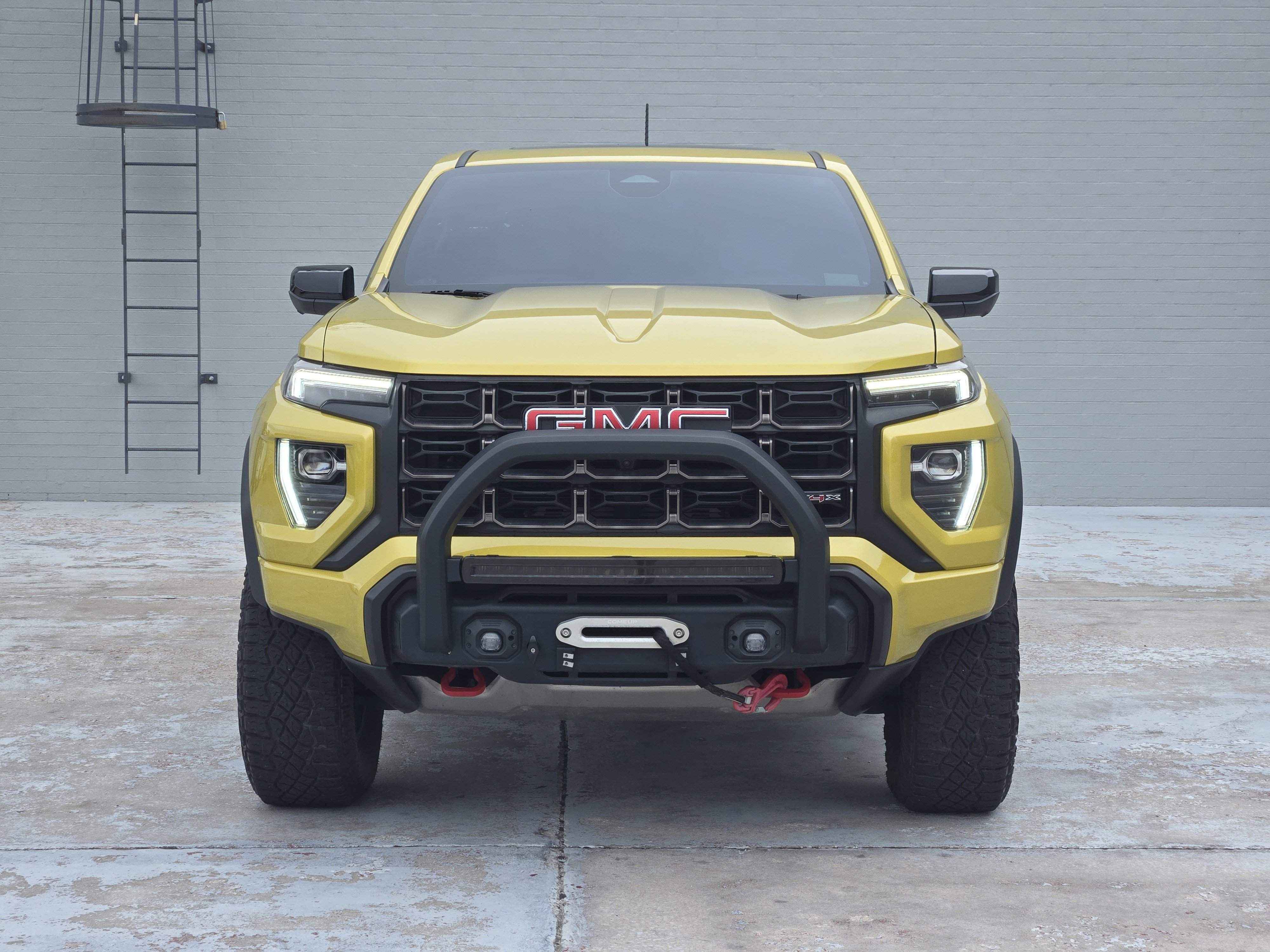 Used 2023 GMC Canyon AT4X w/ Edition 1 AWD/4WD image 3