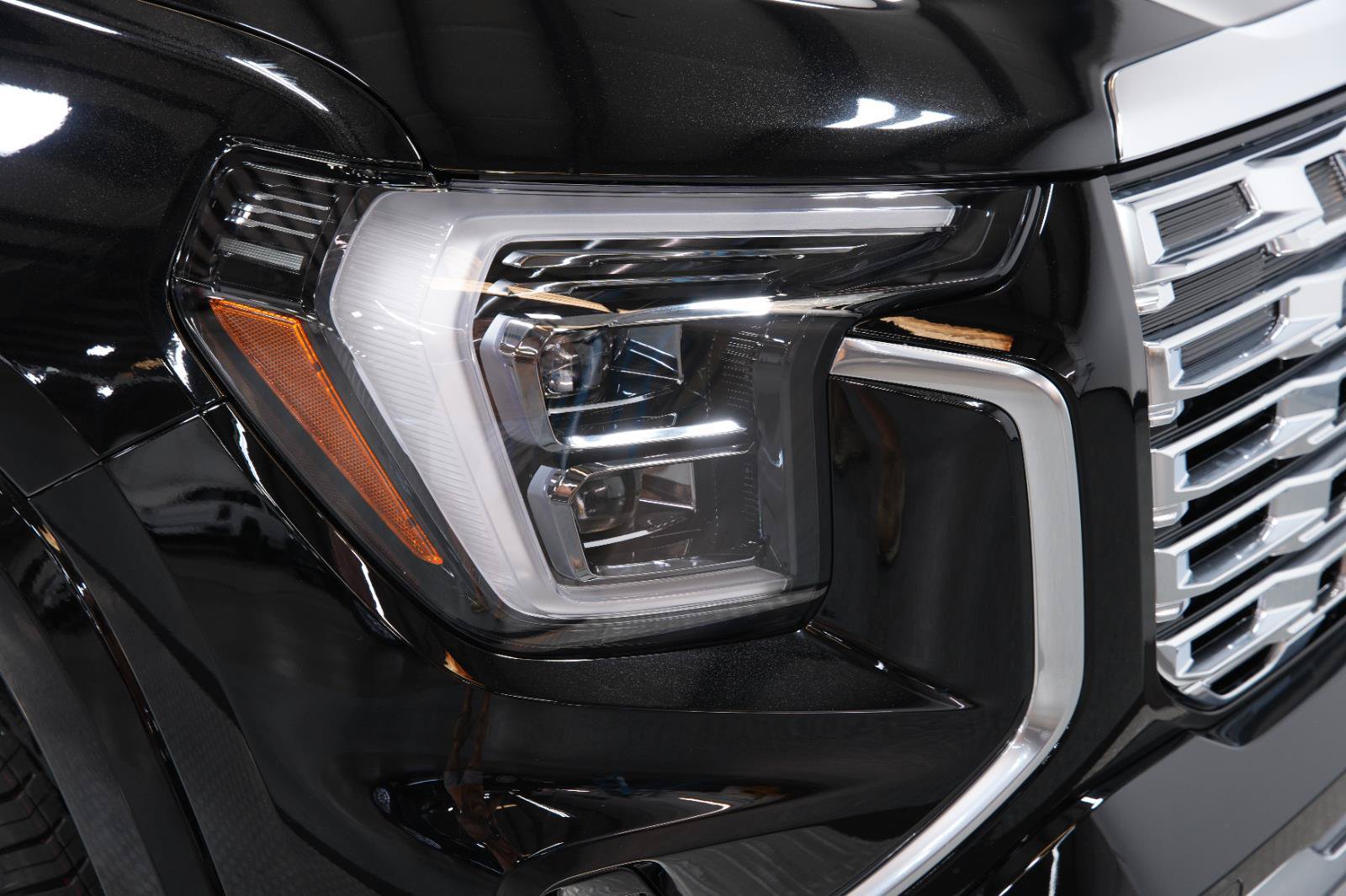 New 2026 GMC Terrain Denali w/ LPO, Floor Liner Package AWD/4WD image 10