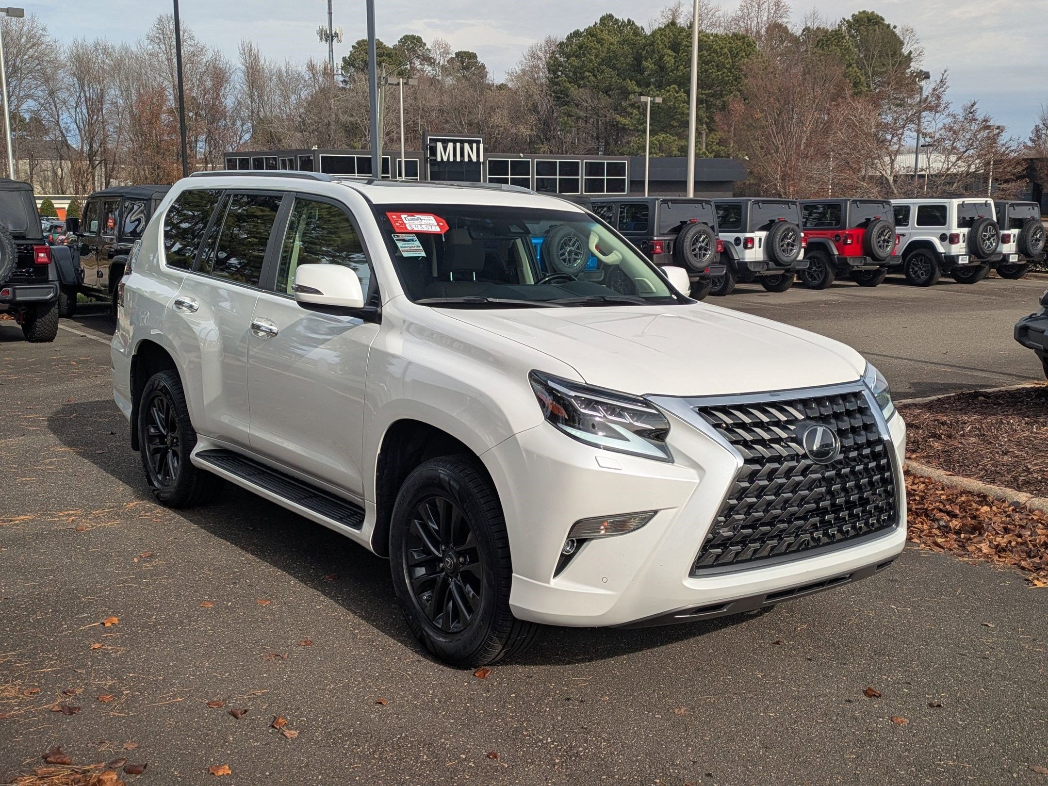 Used 2021 Lexus GX 460 Premium w/ Premium Package image 3