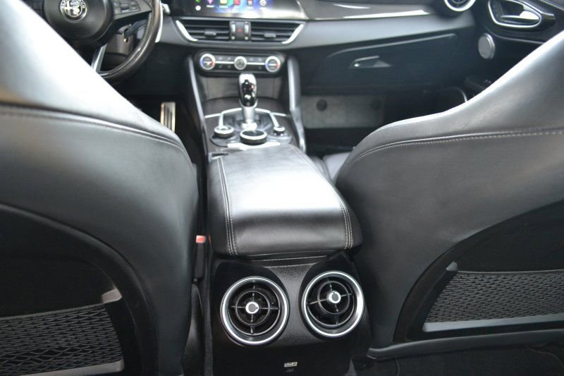 Used 2018 Alfa Romeo Giulia Quadrifoglio image 30