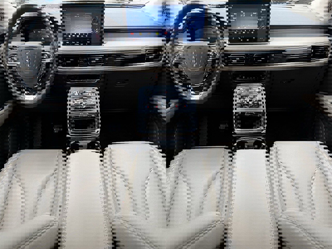 Used 2021 Lincoln Nautilus FWD image 9