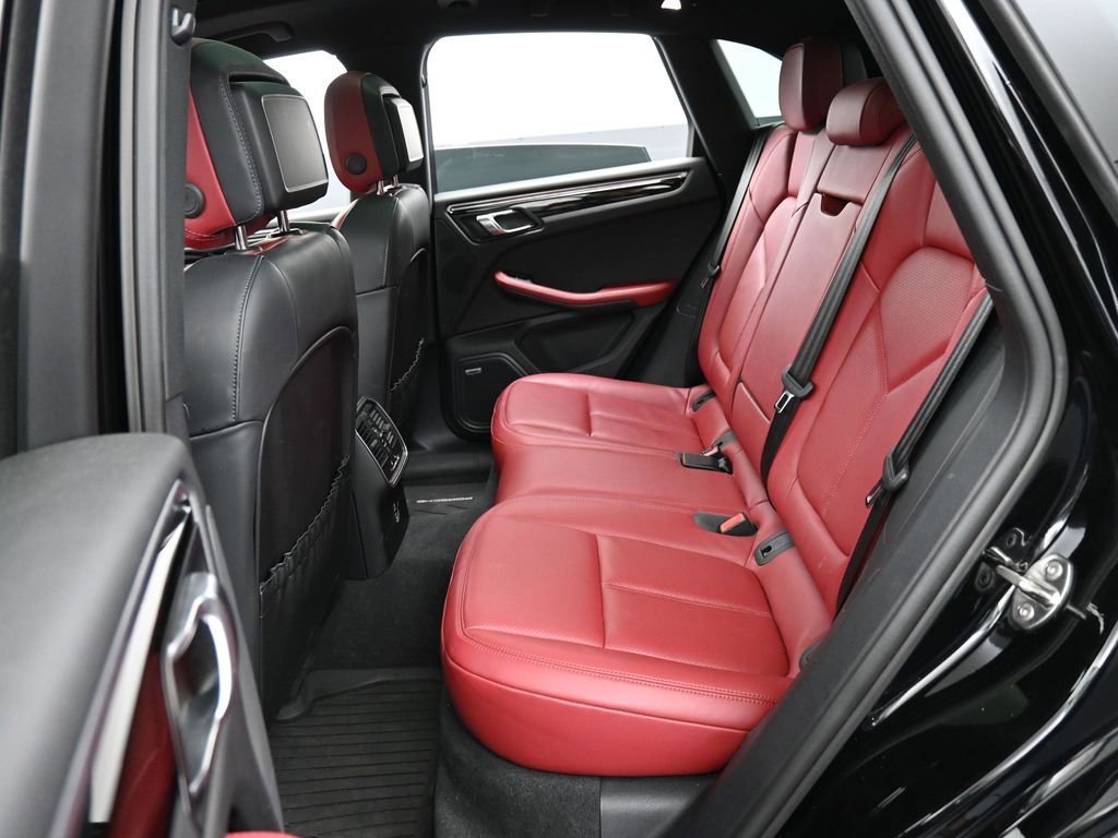 Certified 2024 Porsche Macan image 24