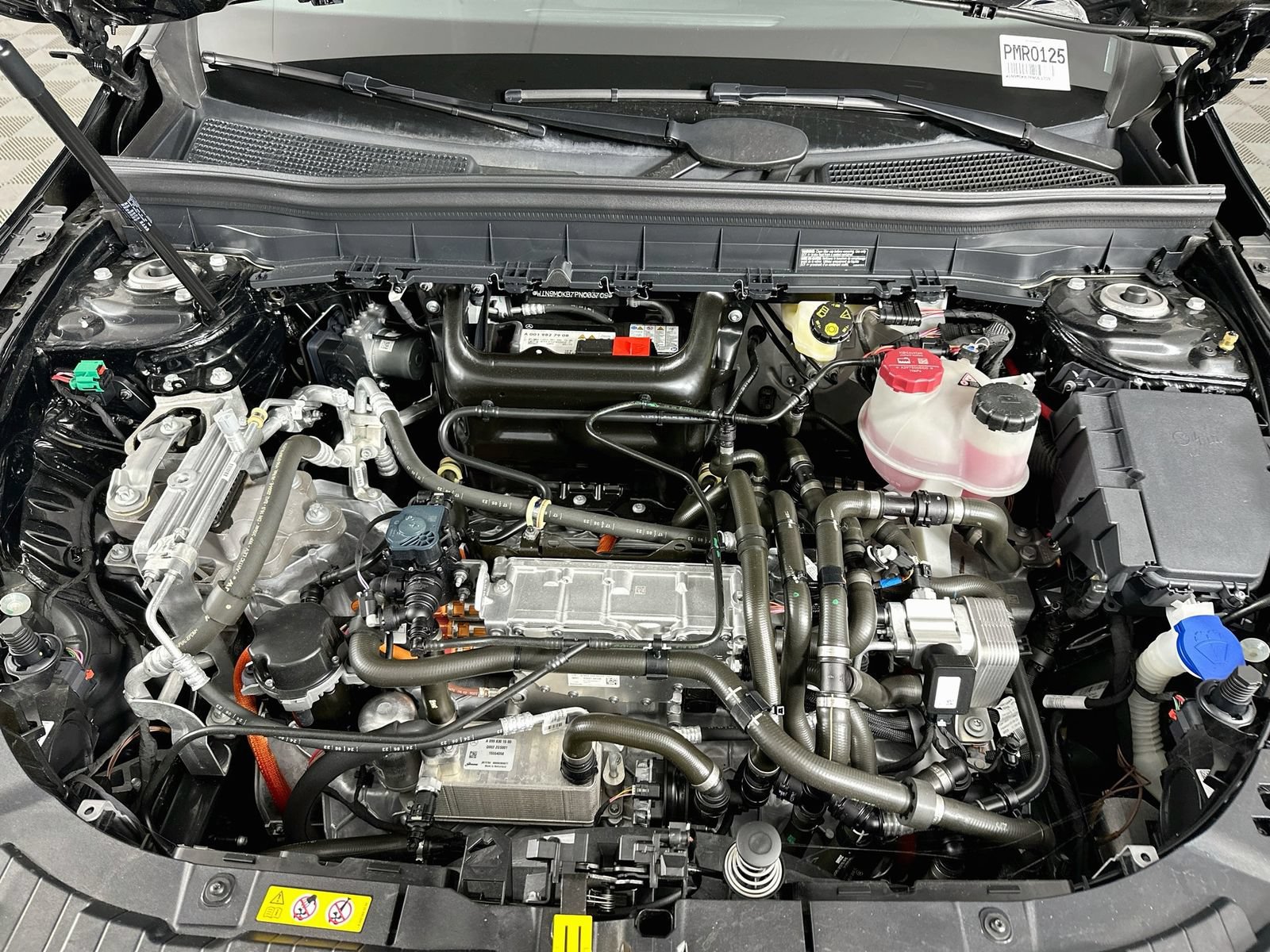 Used 2023 Mercedes-Benz EQB 300 4MATIC w/ Exclusive Package image 31