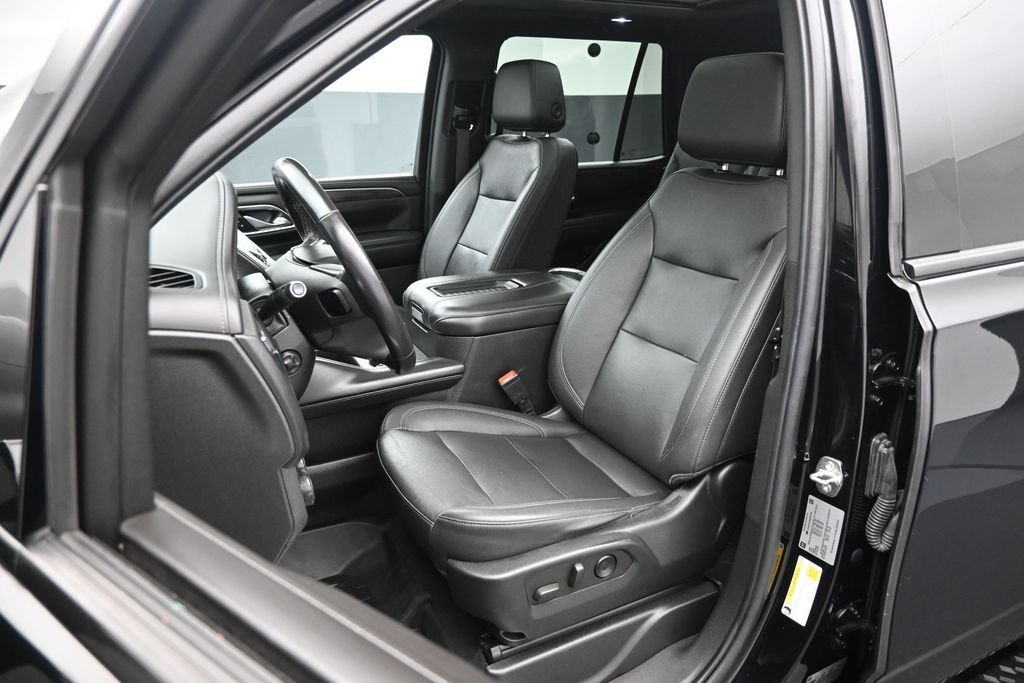 Used 2022 Chevrolet Tahoe Z71 w/ Luxury Package AWD/4WD image 9