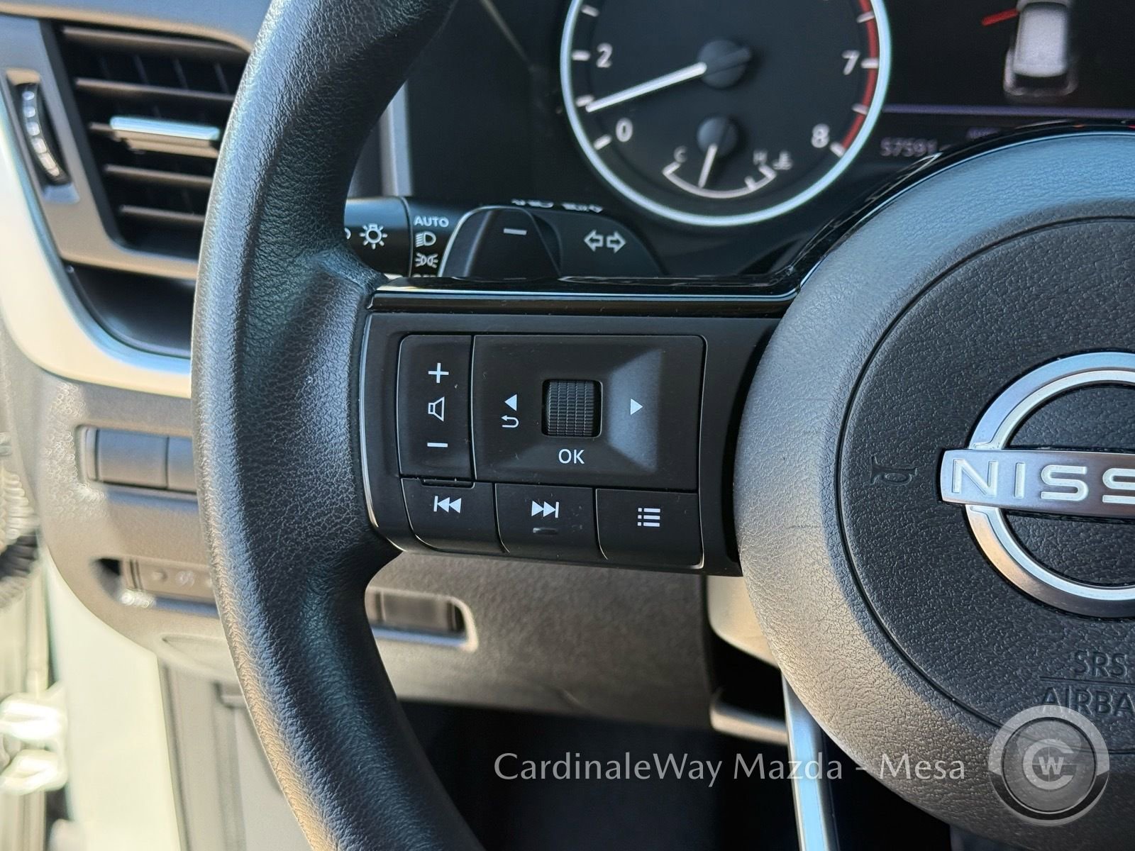 Used 2023 Nissan Rogue SV AWD/4WD image 15