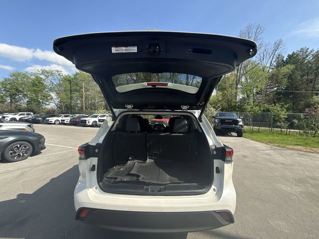 Used 2021 Toyota Highlander XLE image 24