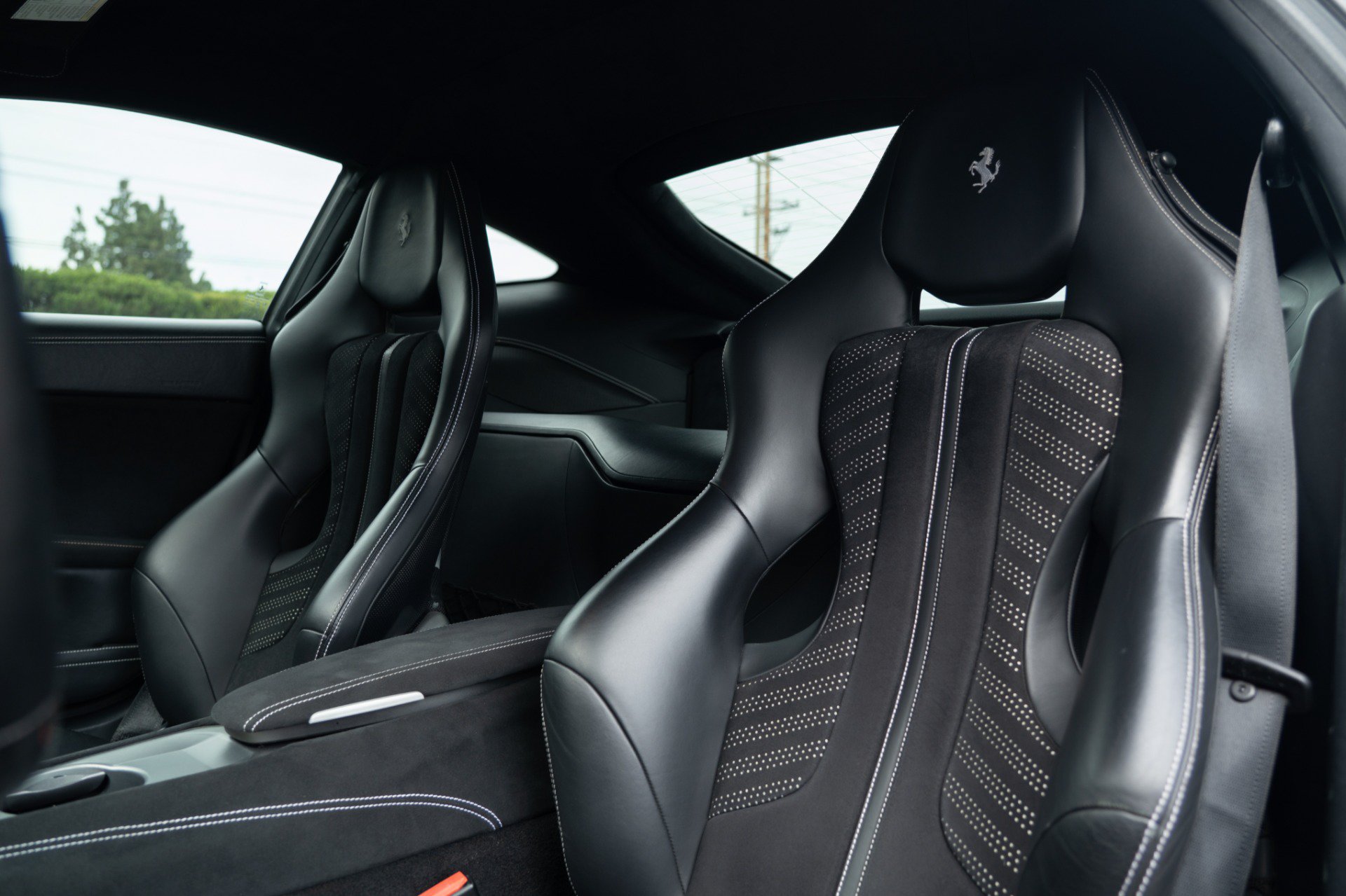 Used 2014 Ferrari F12 Berlinetta RWD image 6