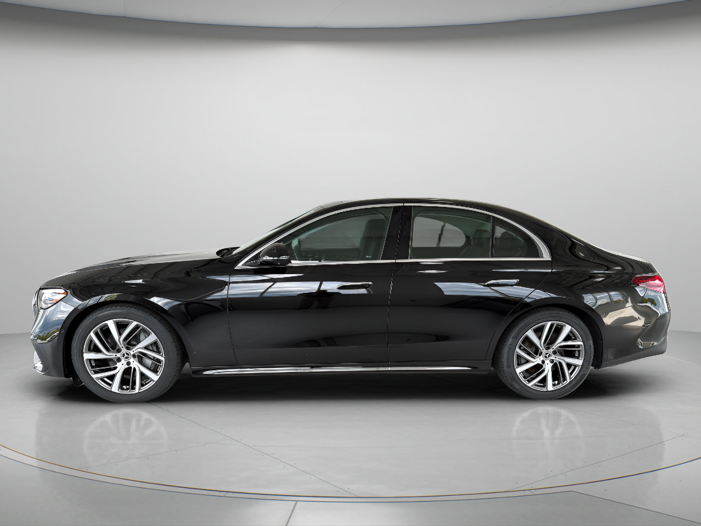 Certified 2025 Mercedes-Benz E 350 4MATIC Sedan w/ Winter Package image 6