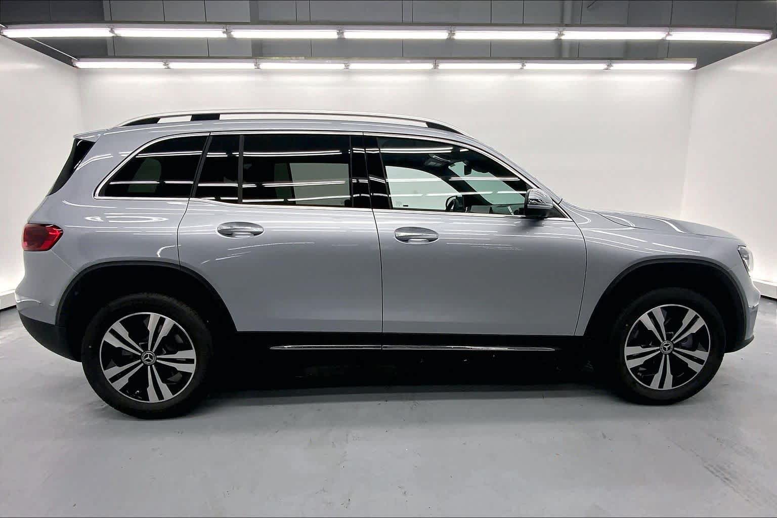 New 2026 Mercedes-Benz GLB 250 image 9