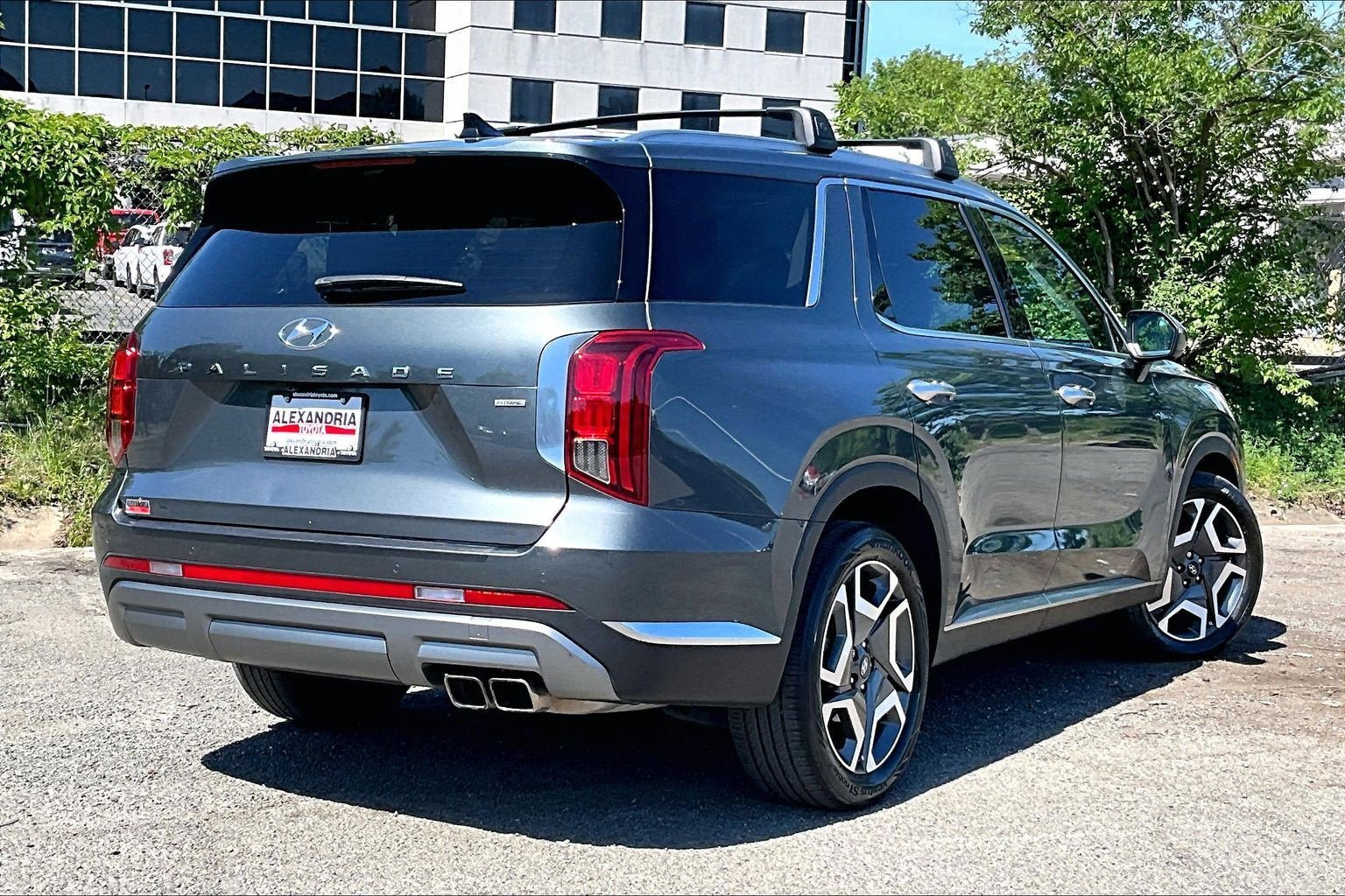 Used 2023 Hyundai Palisade Limited AWD/4WD image 10