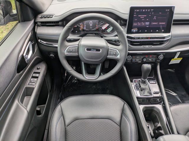 New 2026 Jeep Compass Latitude image 14