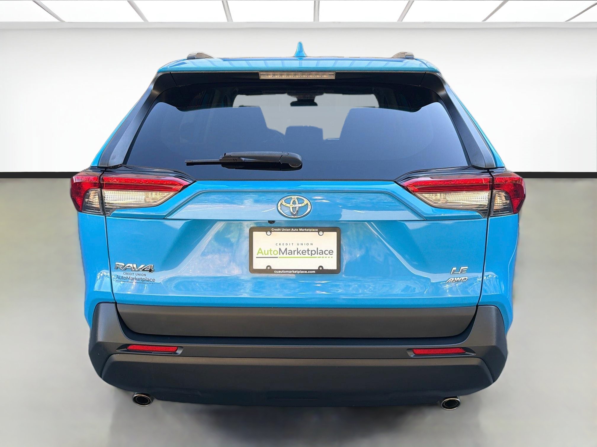 Used 2021 Toyota RAV4 LE AWD/4WD image 5