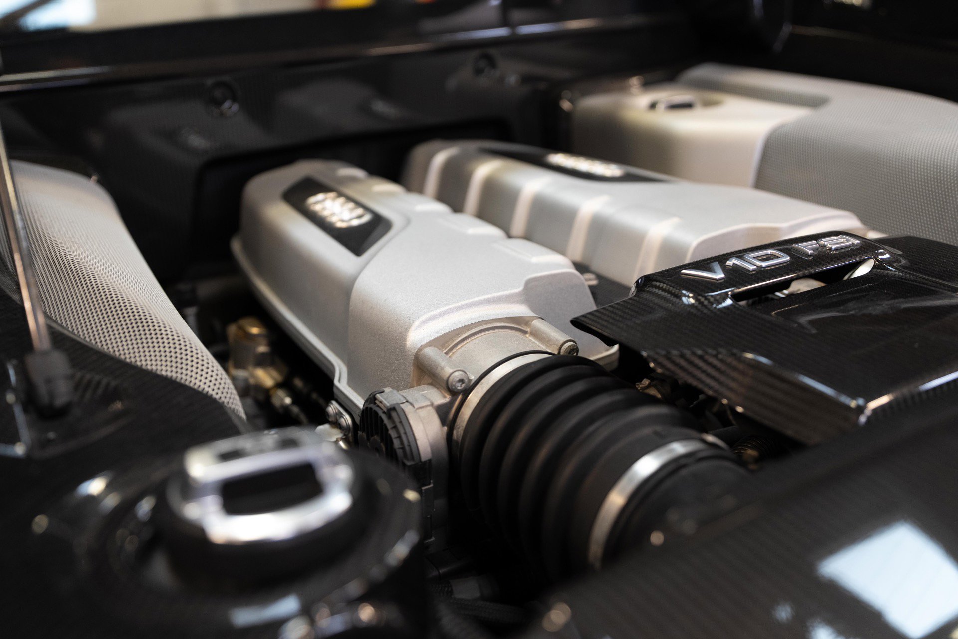 Used 2011 Audi R8 V10 image 69