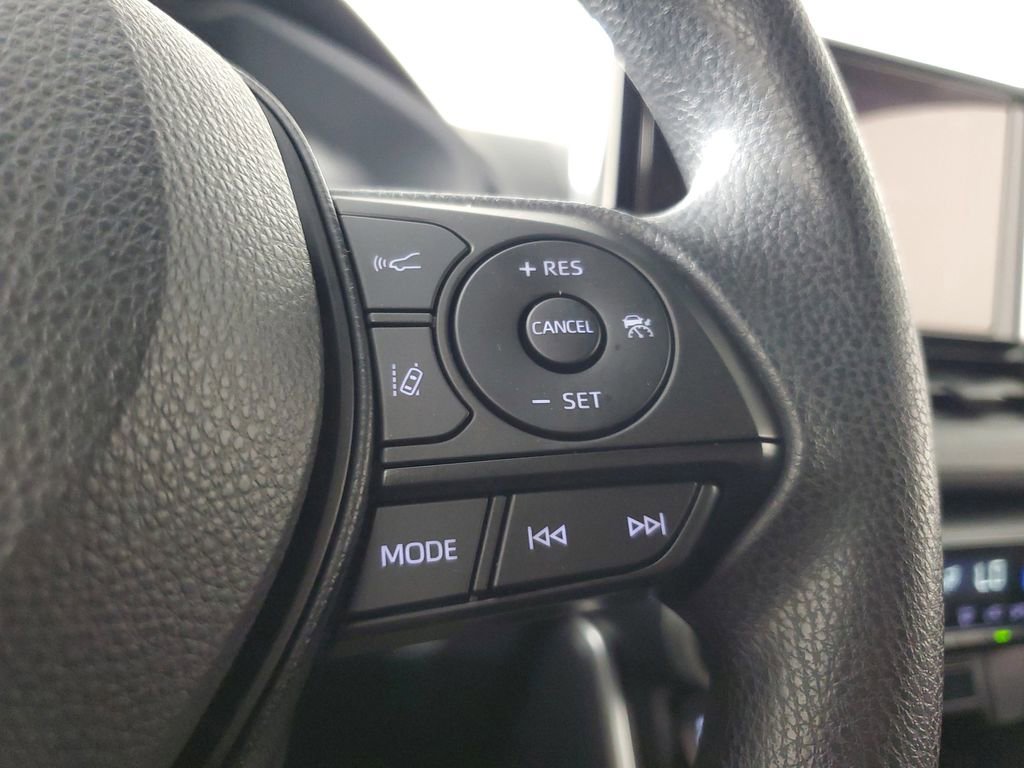 Used 2025 Toyota RAV4 XLE image 25