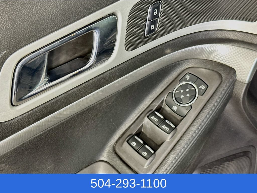 Used 2015 Ford Explorer XLT w/ Equipment Group 202A FWD image 18