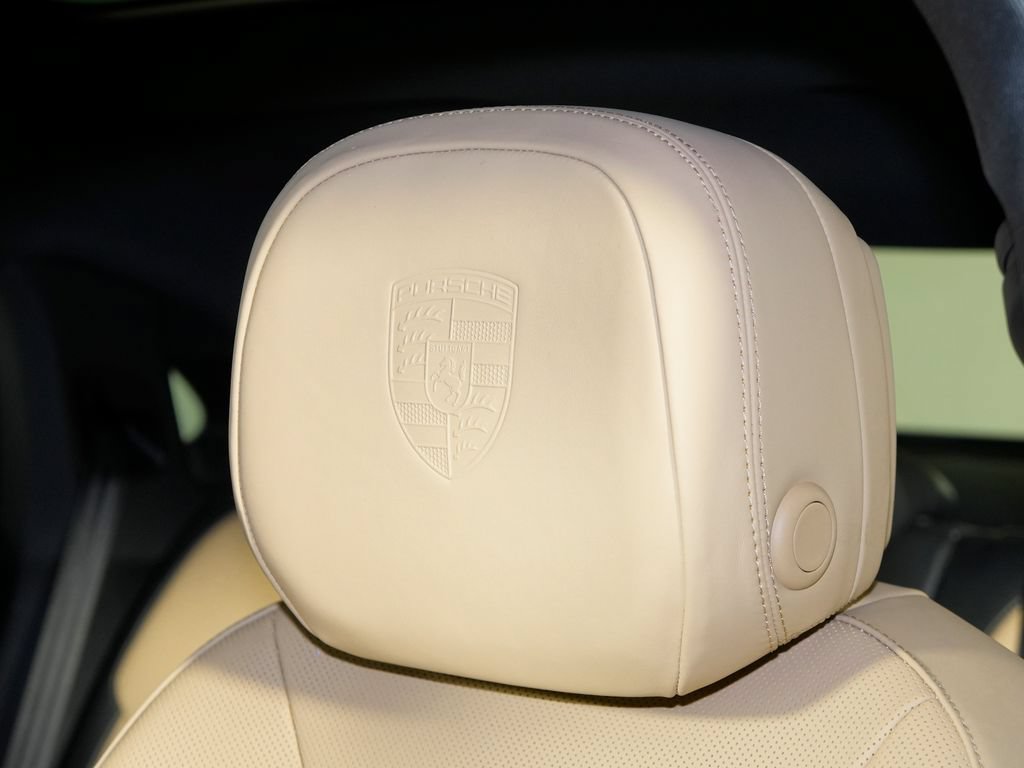 New 2026 Porsche Cayenne Coupe AWD/4WD image 19
