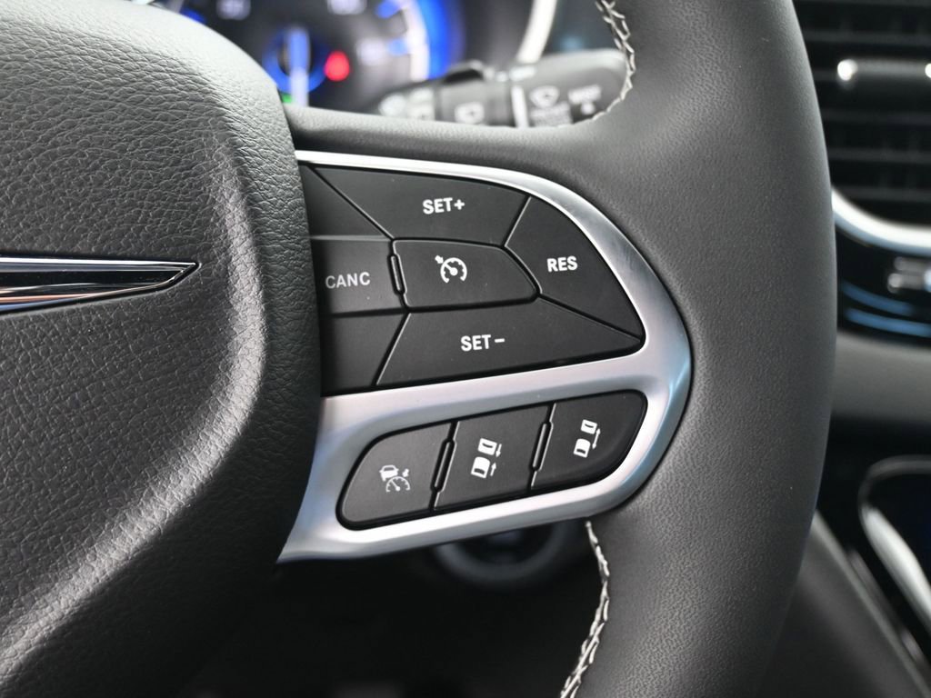 New 2026 Chrysler Voyager LX image 25