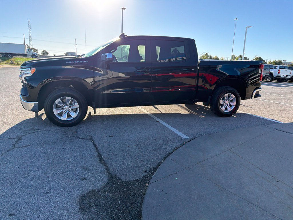 Used 2024 Chevrolet Silverado 1500 LT w/ Protection Package RWD image 5