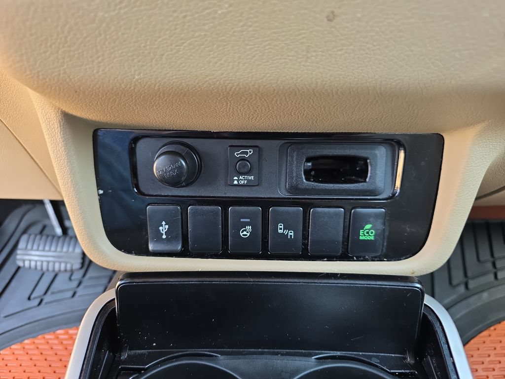 Used 2020 Mitsubishi Outlander GT AWD/4WD image 26