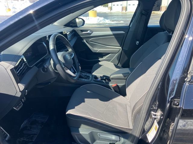 Used 2025 Volkswagen Jetta Sport image 13