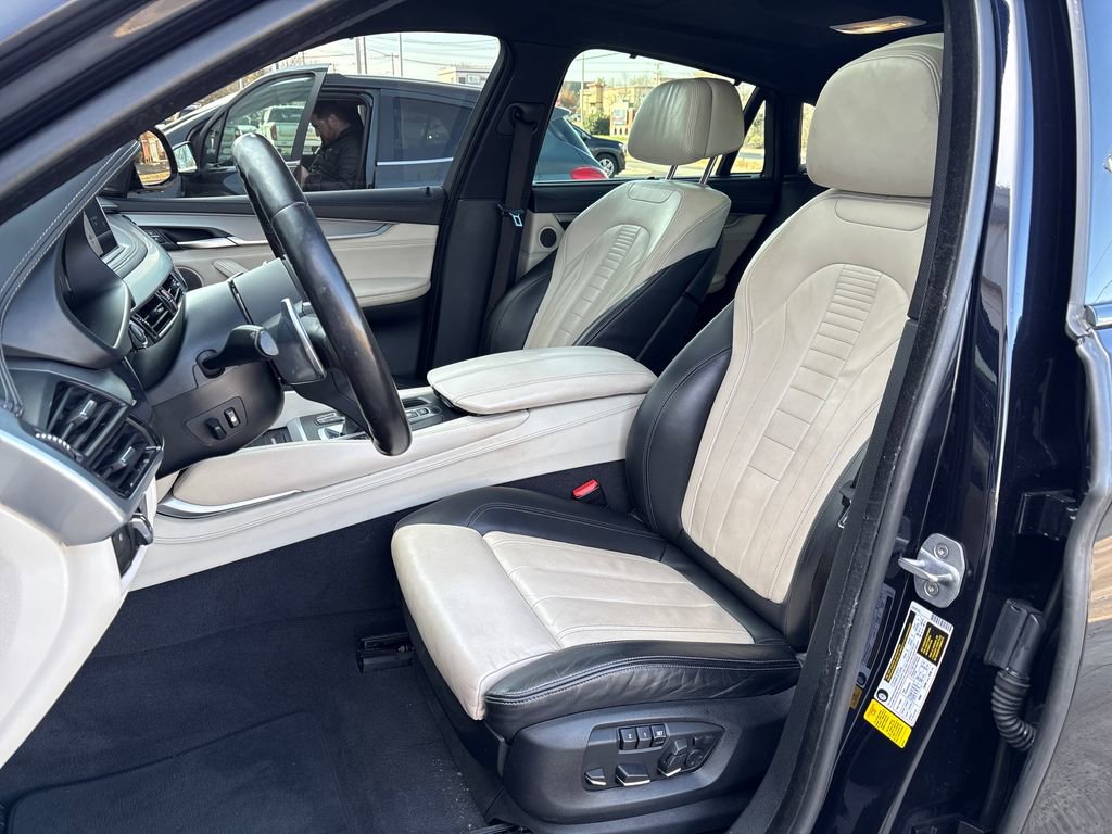 Used 2018 BMW X6 sDrive35i w/ M Sport Package image 17