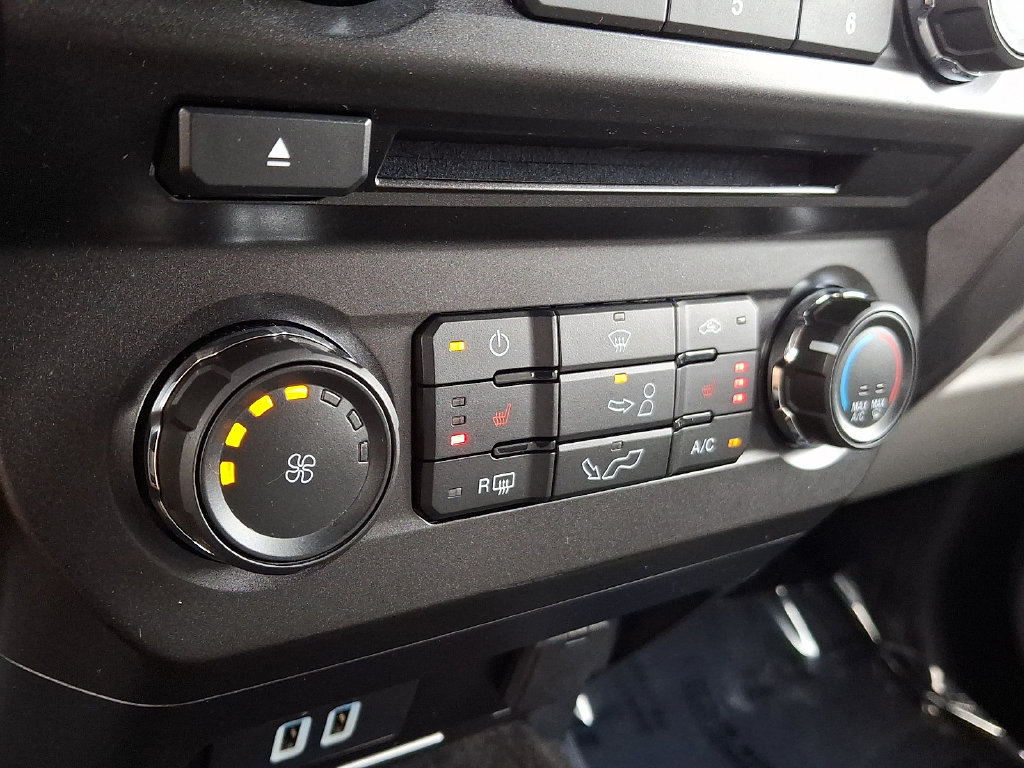 Certified 2018 Ford F150 XLT w/ Equipment Group 302A Luxury AWD/4WD image 15