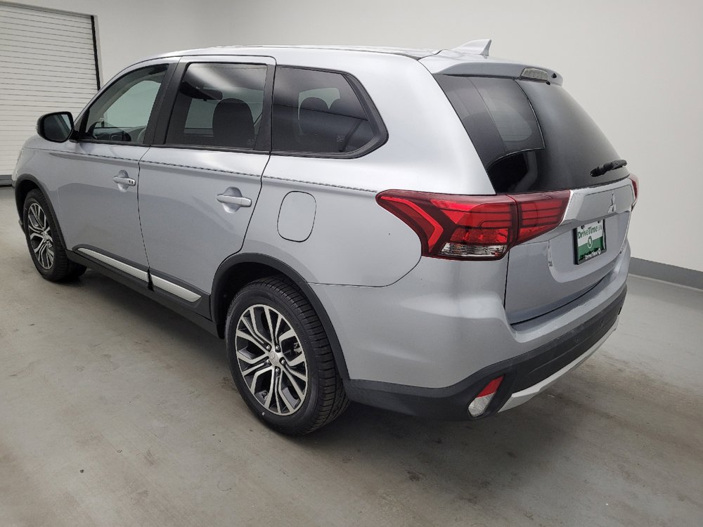 Used 2017 Mitsubishi Outlander SE AWD/4WD image 3
