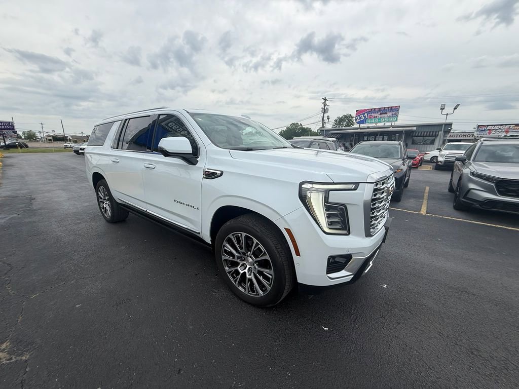 Used 2026 GMC Yukon XL Denali w/ Denali Reserve Package AWD/4WD image 1