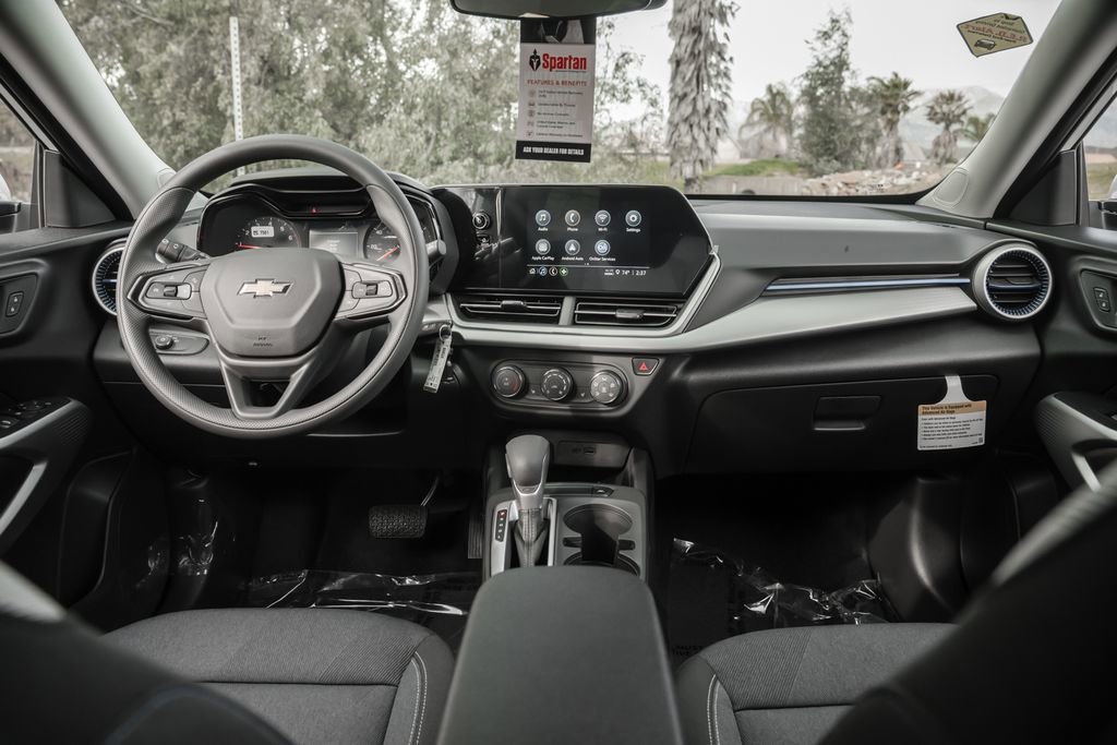 New 2026 Chevrolet Trax LS w/ LS Convenience Package FWD image 17