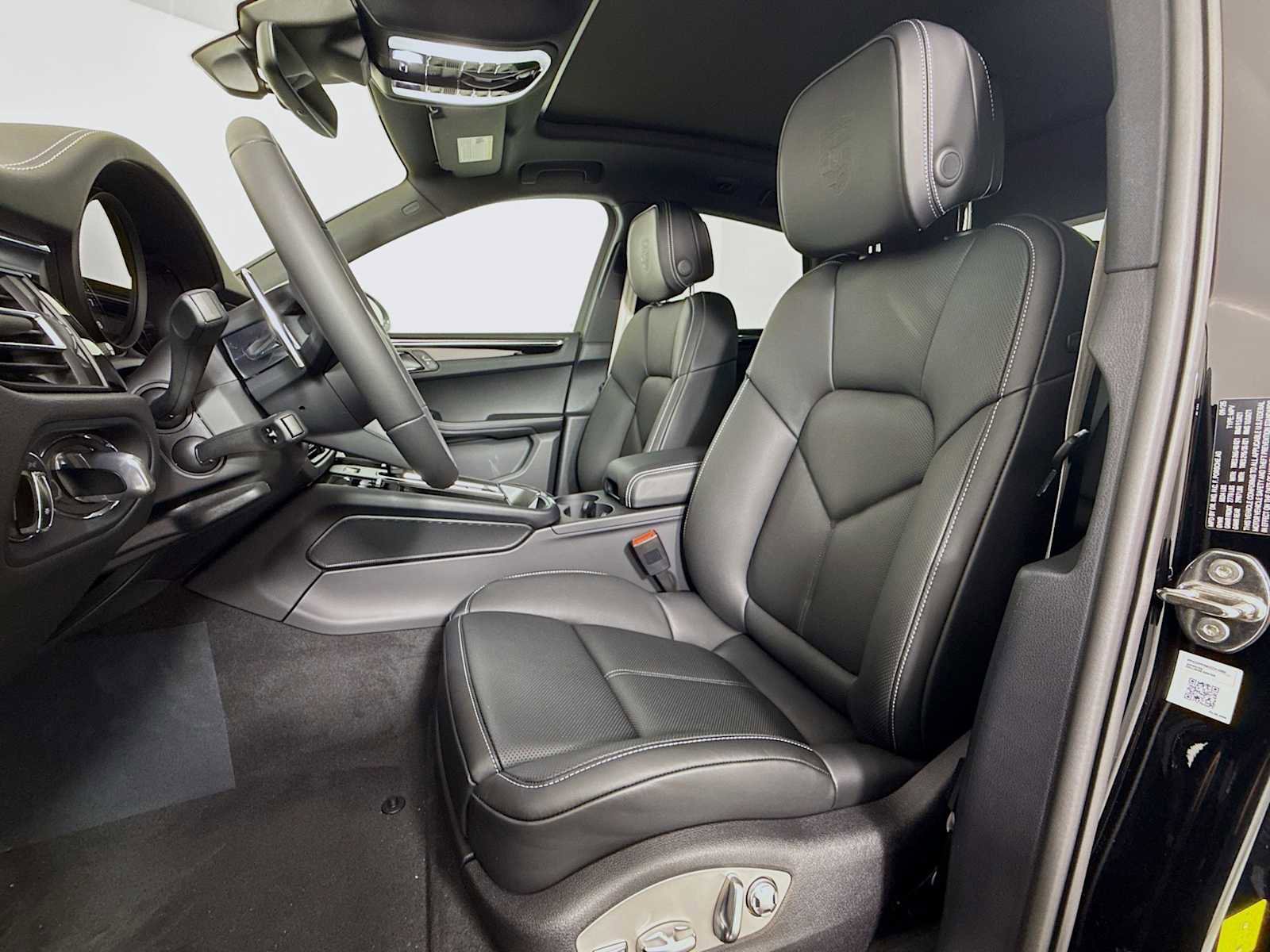 New 2026 Porsche Macan Turbo image 5