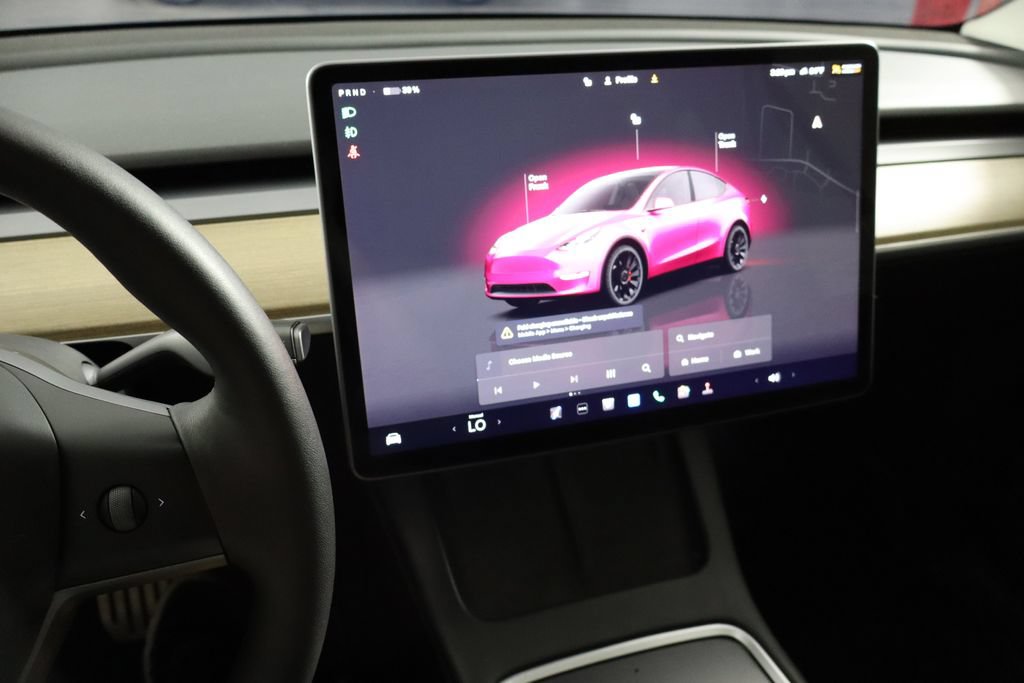 Used 2023 Tesla Model Y Performance AWD/4WD image 23