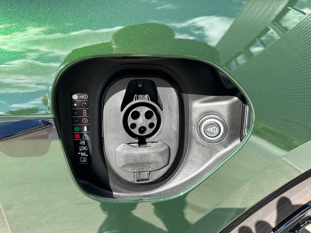 Used 2025 Porsche Taycan Turbo S image 34